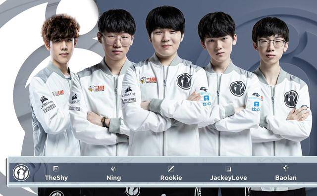 年轻才俊 年轻才俊